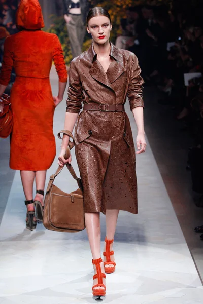 Look 11